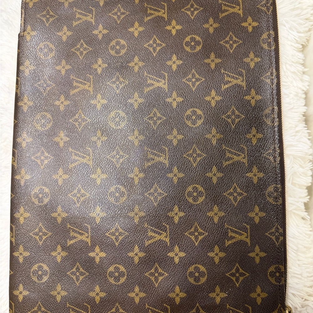 Louis Vuitton Men's Bag in Brown Monogram Canvas